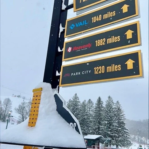 Snow Marker for Ski Hill