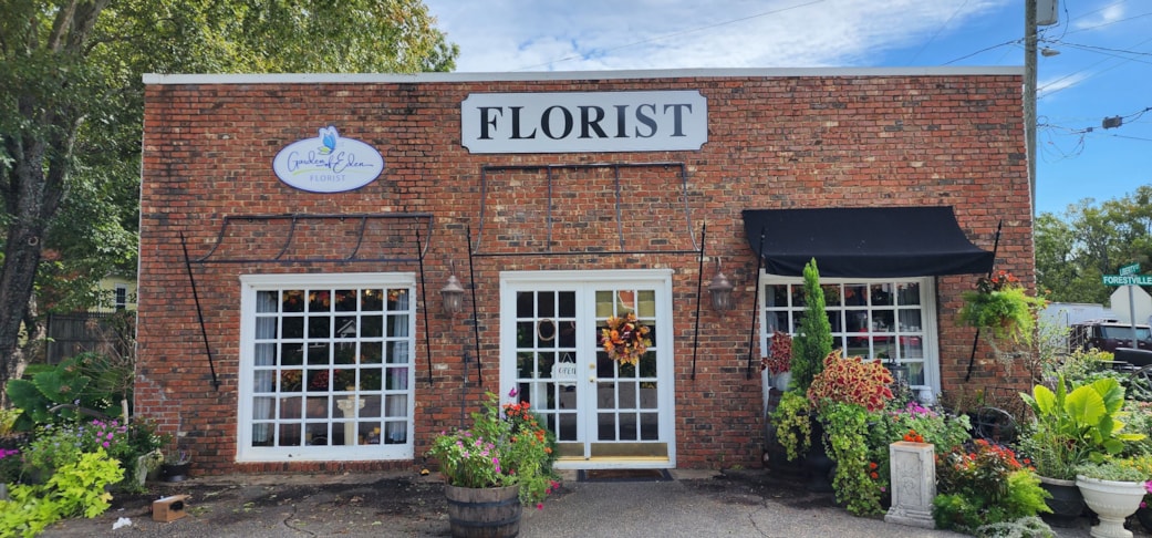 Building Metal Signs - Garden of Eden Florist - Wake Forest