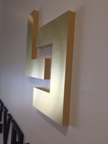 3D Signs & Dimensional Lettering