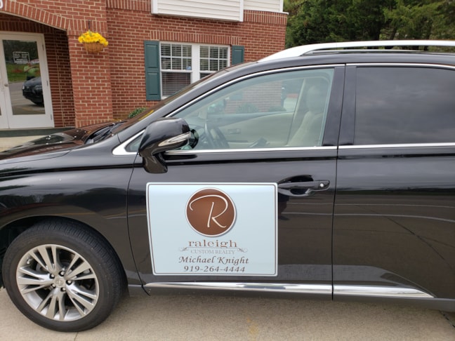 Magnetic Vehicle Signs