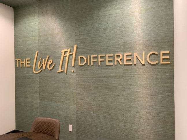 3D Signs & Dimensional Letters & Logos