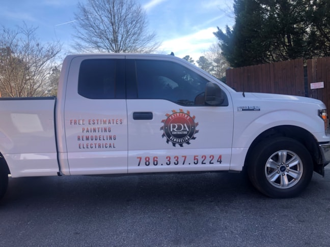 Vehicle Graphics & Lettering