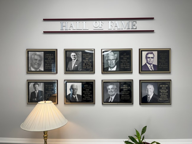 3D Signs & Dimensional Letters