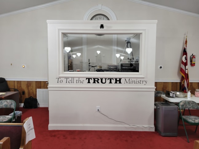 Wall Murals & Graphics