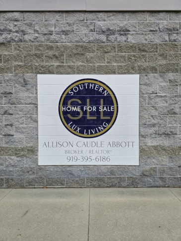 Wall Murals & Graphics