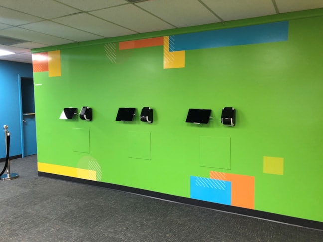 Wall Murals & Graphics