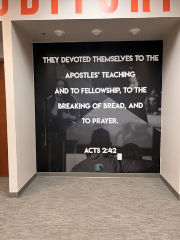 Wall Murals & Graphics