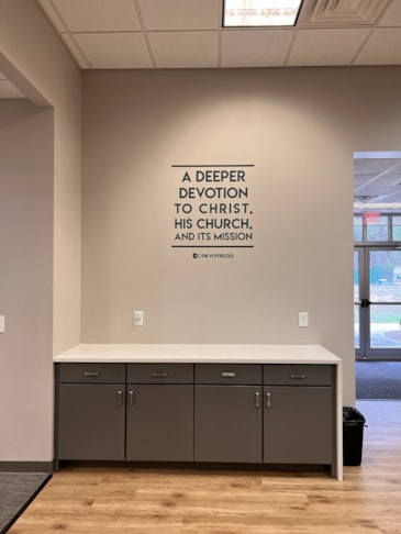 Wall Murals & Graphics