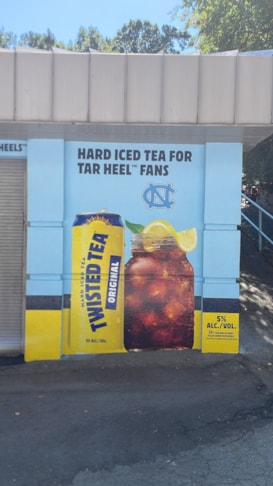 Wall Murals & Graphics