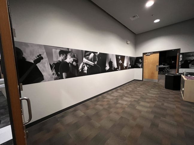 Wall Murals & Graphics