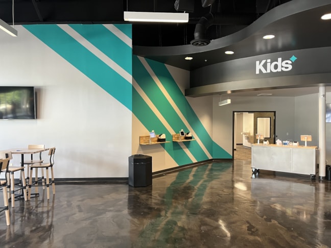 Wall Murals & Graphics