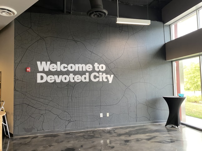 Wall Murals & Graphics