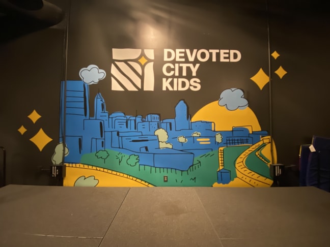 Wall Murals & Graphics