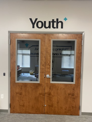 Wall Murals & Graphics