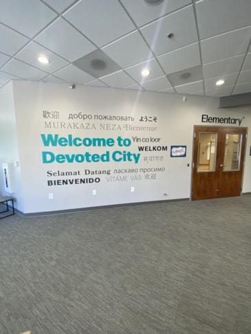 Wall Murals & Graphics