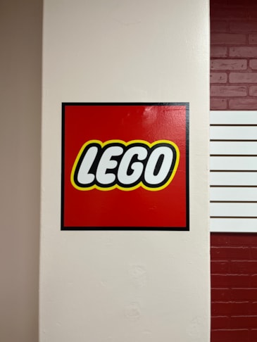 Wall Murals & Graphics