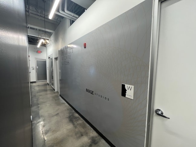 Wall Murals & Graphics