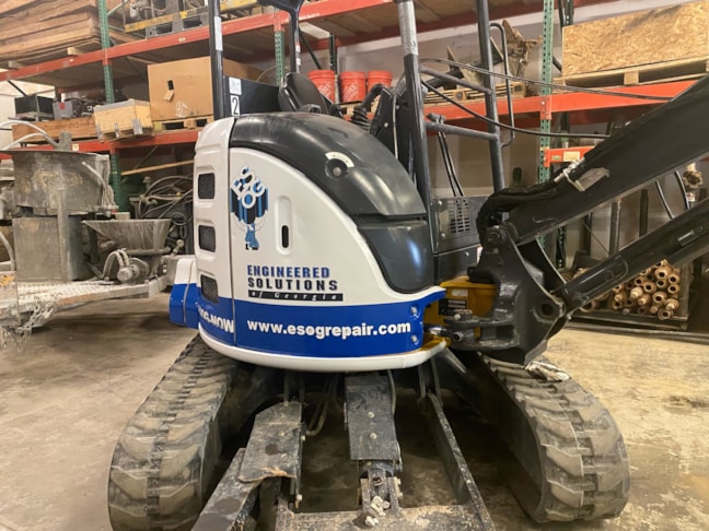 Custom Decals, Wraps & Lettering