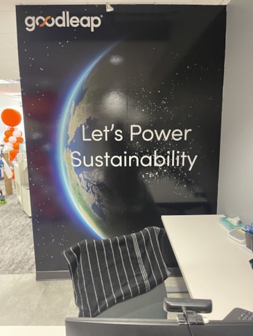 Wall Murals & Graphics