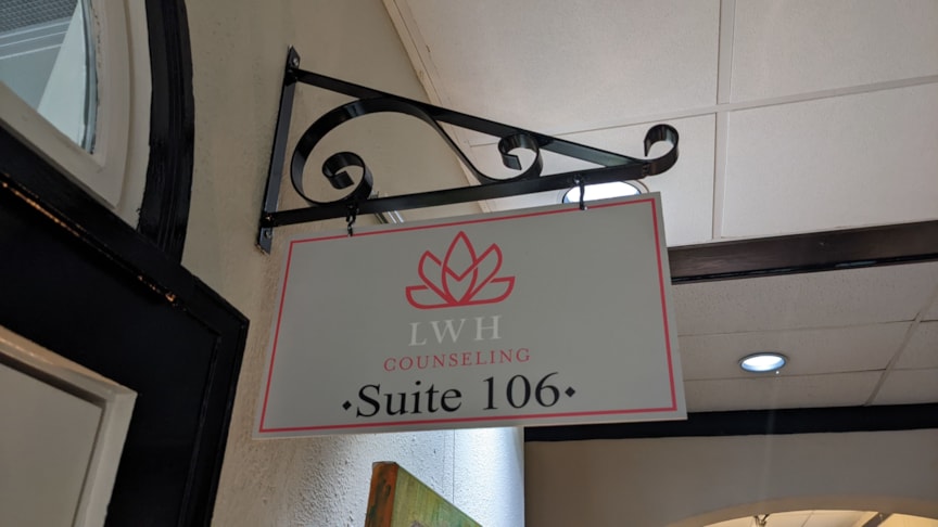 Hanging Signs & Ceiling Displays