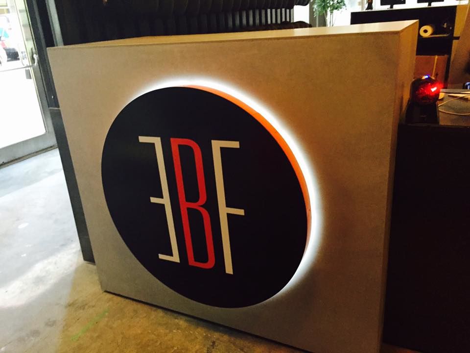 illuminated signs, marquee signs, vintage signs, neon signs