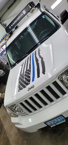 Customized graphics for personal-use Jeep