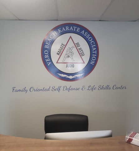 Wall Murals & Graphics