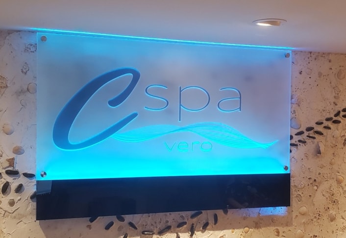 Custom Acrylic & Plastic Displays | Retail