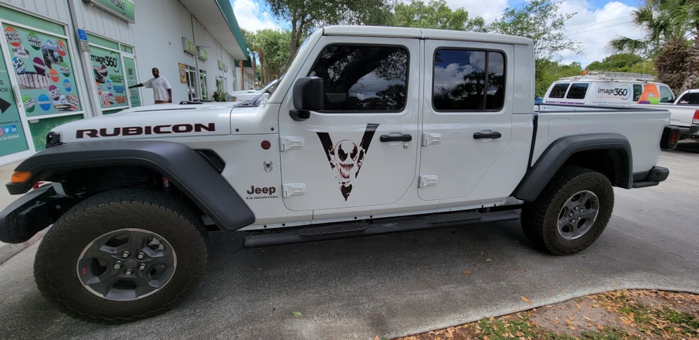 Vehicle Graphics & Lettering