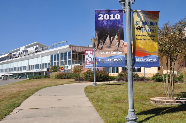 pole banners i360 lake charles