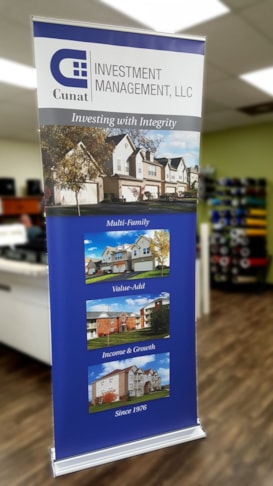 Trade show banner stand