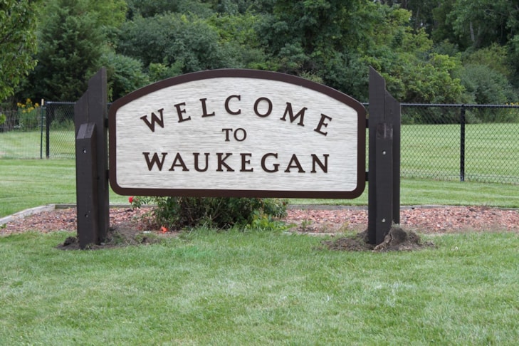 Signage Post and Panel i360 Gurnee