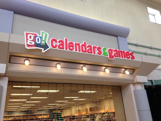 Attractive temporary store signs