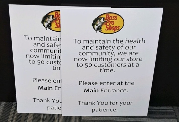 Coronavirus / COVID-19 Sign for retail business in Illinois to limit Customers and increase social distancing