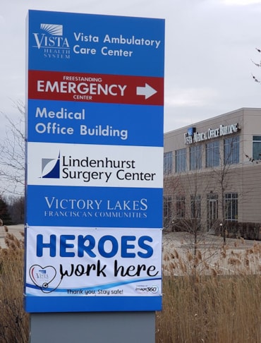 Thank you to heroes banner for doctors, nurses and other healthcare workers