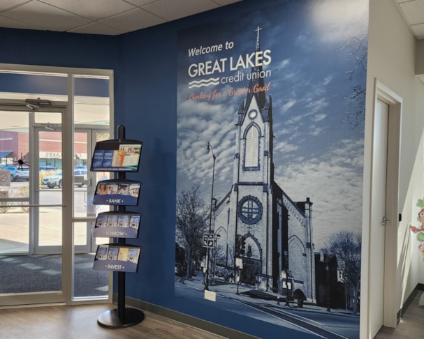 Large photo of local landmark