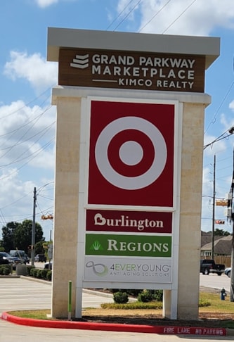 Pylon & Pole Signs | Healthcare | Spring, Texas | Plastic