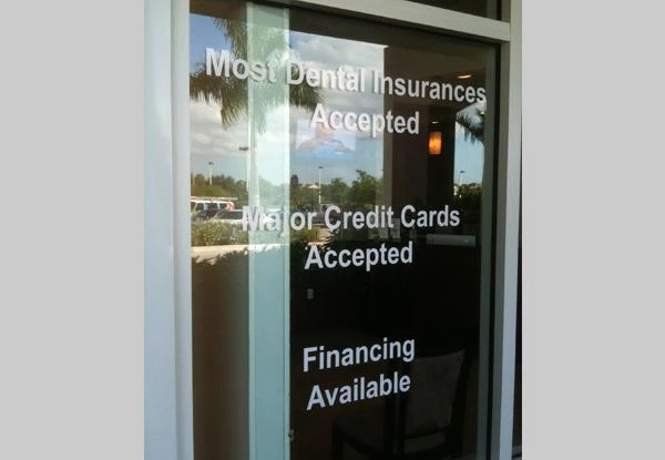  - Image360-bocaraton-window-lettering-dentist-insurance