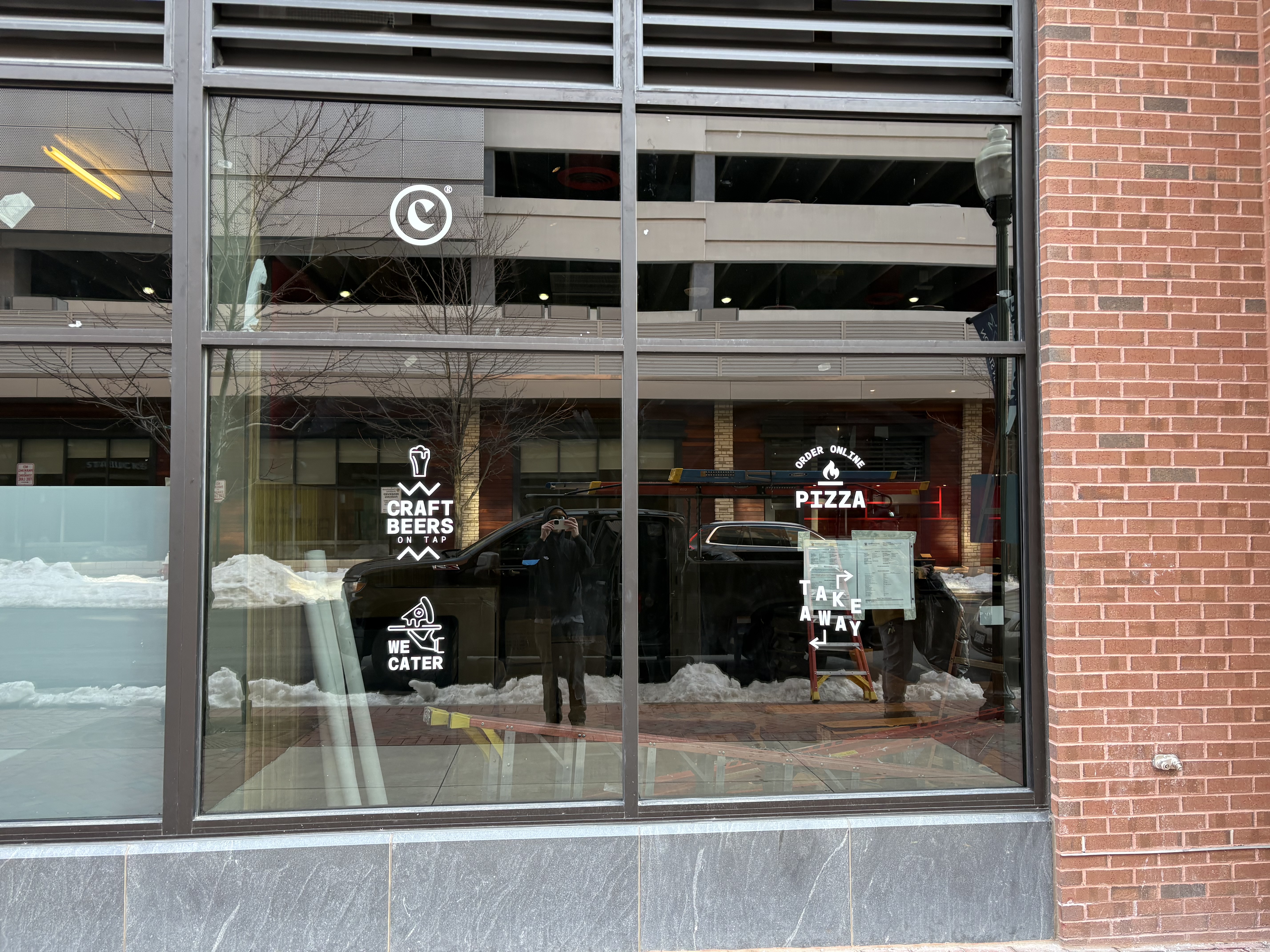 Window Graphics | Restaurants & Foodservice | Vinyl