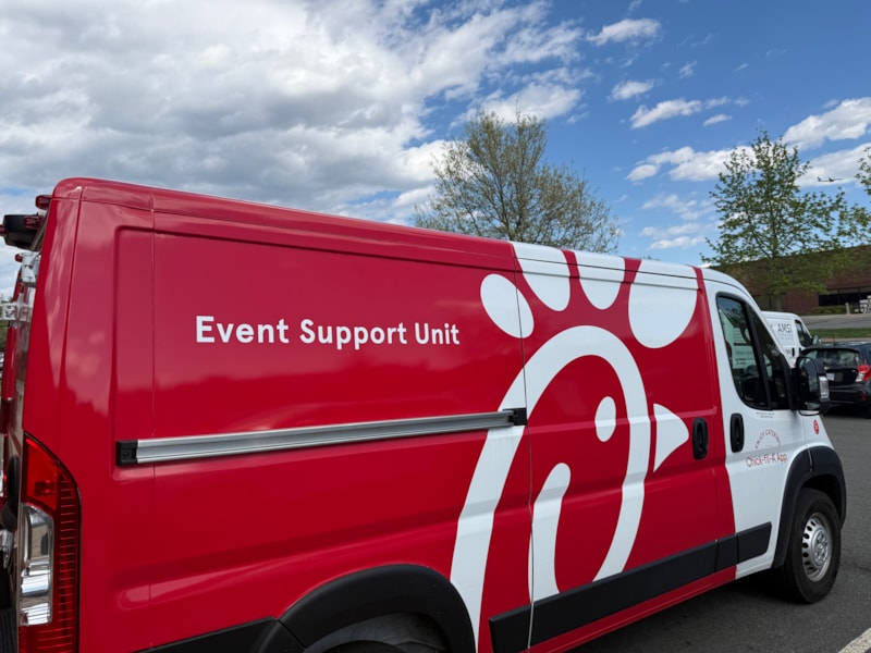 Vehicle Graphics & Lettering | Restaurants & Foodservice | Vinyl