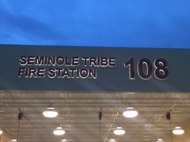 Edgelit and Backlit Signs