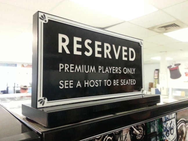 Table-Top Displays and Tabletop Banners