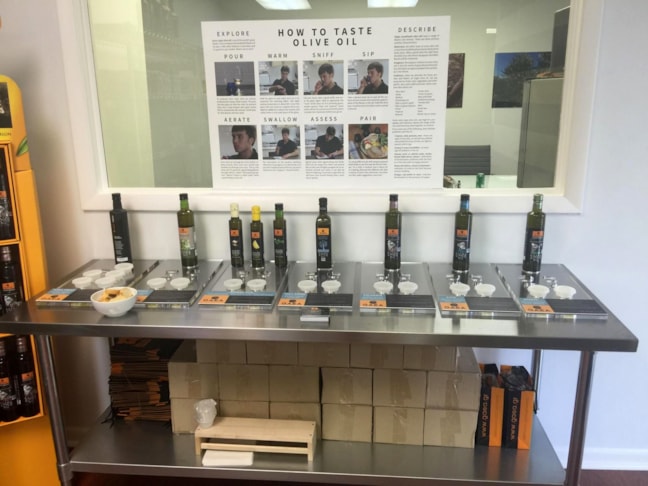 Table-Top Displays and Tabletop Banners