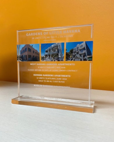 Table-Top Displays and Tabletop Banners