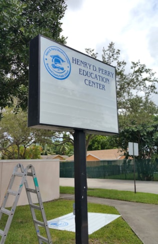 Changeable Letter Signs and Message Boards