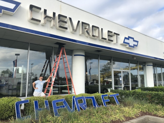 Edgelit and Backlit Signs