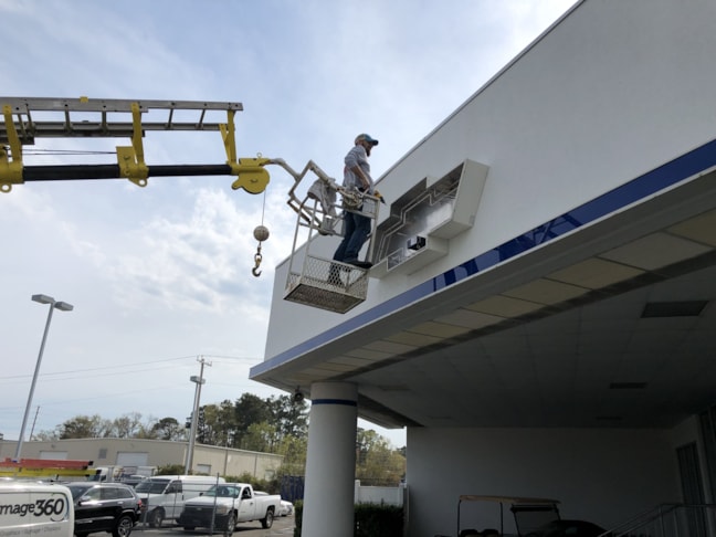 Edgelit and Backlit Signs