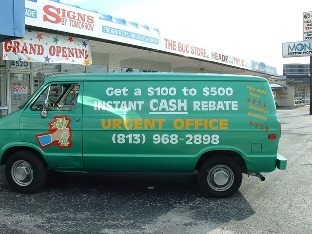 Van lettering for Urgent Office