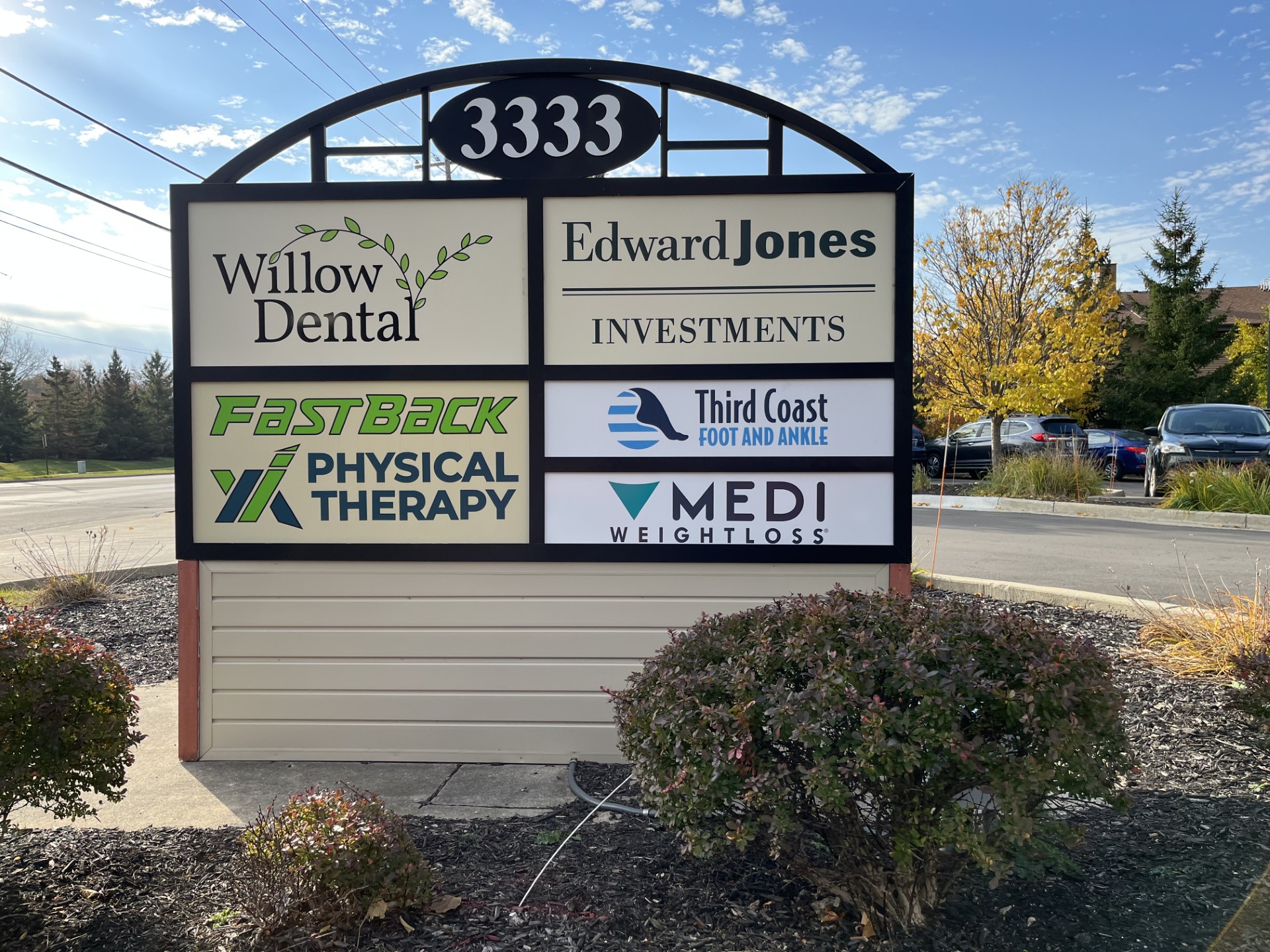 Monument Signs | Retail | New Berlin WI | Vinyl