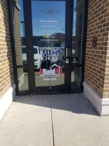 Window Decals, Signage & Graphics